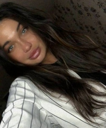 Каждая встреча со мной - это погружение в мир неповторимого наслаждения.
Я креативная и нежная нимфа, готовая исполнить твои самые горячие фантазии. Мои услуги разнообразны и наполнены страстью.
Благодаря моему опыту, я знаю, как доставить тебе незабываемые ощущения. Будь уверен, со мной ты раскроешься настоящим мужчиной.
Я готова предложить тебе массаж, стриптиз, классический секс, оральные ласки и многое другое.
Мои отзывы говорят сами за себя - мои клиенты отмечают мое профессионализм и непревзойденное обслуживание.
Со мной ты будешь чувствовать себя особенным, ведь я умею обращаться с мужчиной правильно.
Доверься моим магическим рукам и погрузись в мир наслаждения. Уверяю тебя, встреча со мной станет твоим лучшим решением. Выгодно влияет на самочувствие 😉. Все фото 100% реальные. Напиши мне и ощути весь колорит Москвы вместе со мной. 🌆 🌟 1506, 25 лет