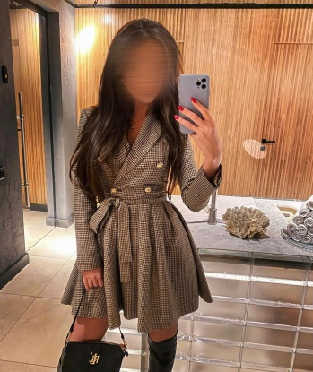 Я опытна и искусна в искусстве соблазнения и наслаждения, обладаю уникальными талантами, которые расскажу тебе в личных сообщениях. Я оцениваю каждую минуту вместе, поэтому ты можешь быть уверен, что я предложу тебе только самое лучшее интимное удовольствие. Знакомства со мной будут полны страсти и нежности, я научу тебя, как наслаждаться каждым мгновением. Мои фото и положительные отзывы подтвердят мою красоту и привлекательность. Забудь о повседневных заботах и позволь мне сделать твои фантазии реальностью, отправившись в сексуальное приключение в Москве! 😘🔥💋 7760, 24 года